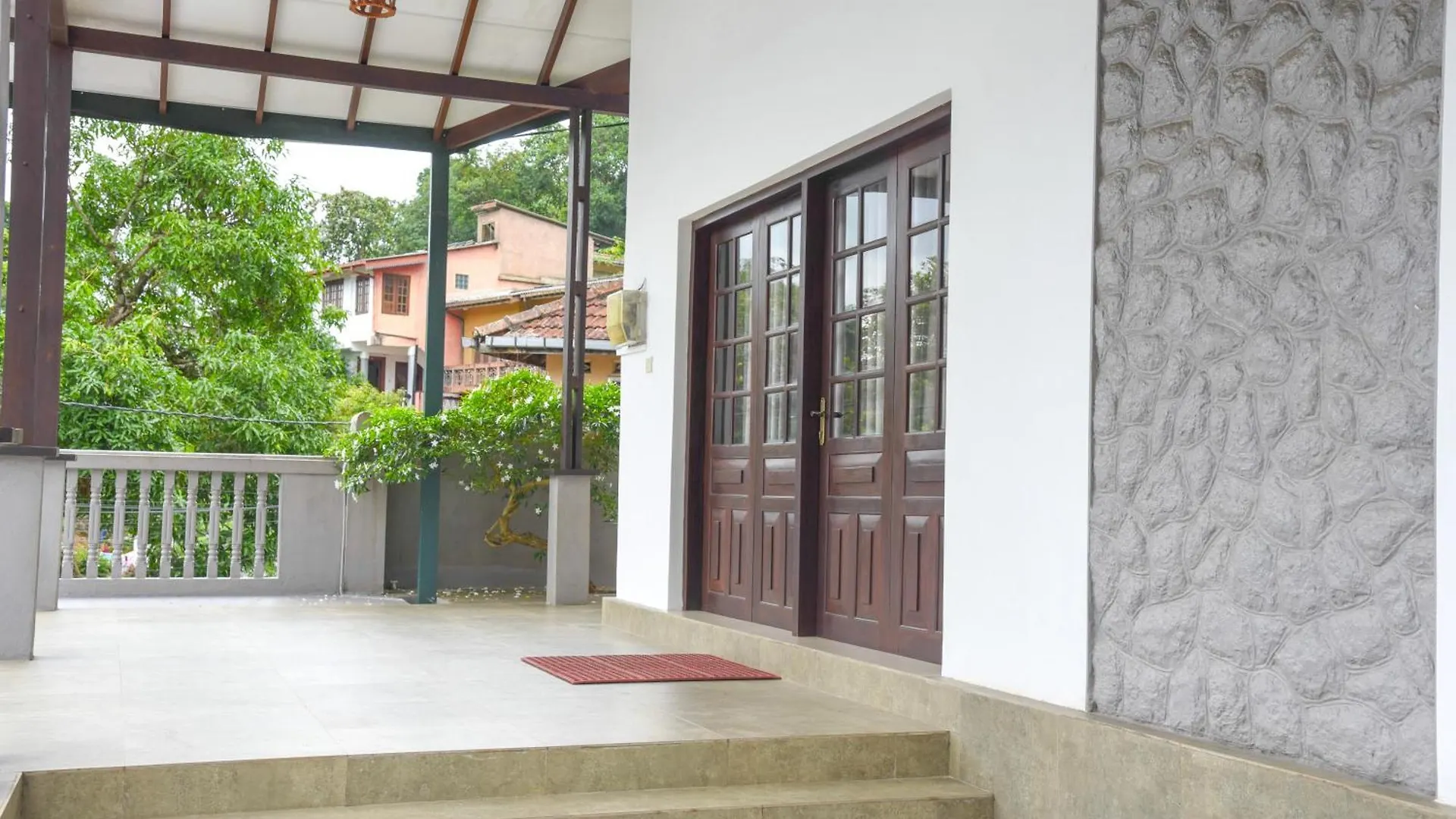 Kandy Hemantha Resort 0*,